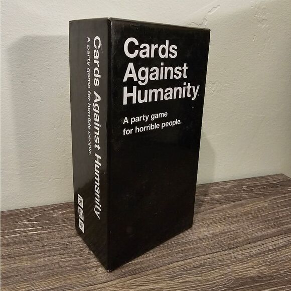 Cards Against Humanity Main Party Pack - Picture 1 of 3